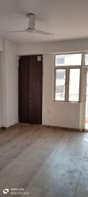 Room in 3 BHK Apartment at M R Platinum 321, Raj Nagar Extension – for Sale