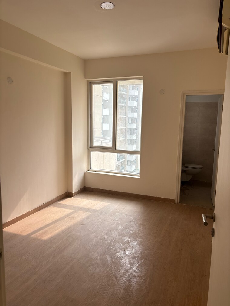 Room, emaar-imperial-gardens 3.5 Bedroom 2000 Sq.Ft. Apartment In Sector 102 Gurgaon 8904311