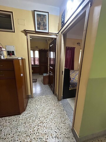 Living Room in 4 BHK Builder Floor at Survey Park – for Sale