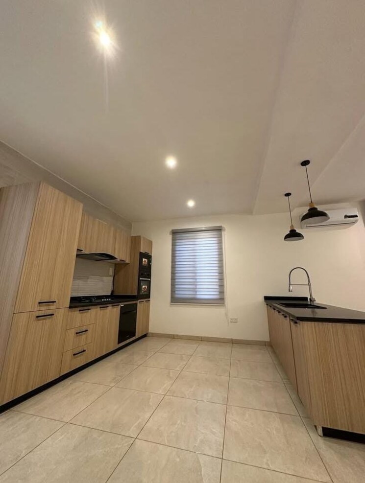 Room, sector 31 3 Bedroom 2250 Sq.Ft. Builder Floor In Sector 31 Faridabad 8904344