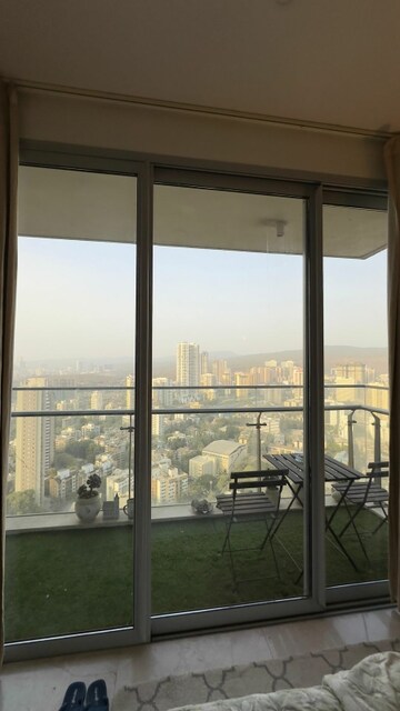 Room in 3 BHK Apartment at Oberoi Realty Exquisite, Goregaon East – for Rent