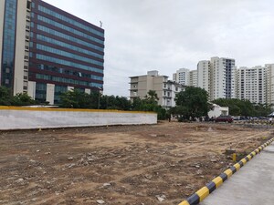  Plot For Sale in Navalur