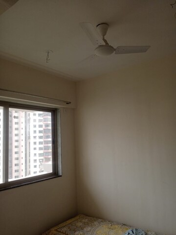 Room in 1 BHK Apartment at Gsa Grandeur, Malad East – for Rent