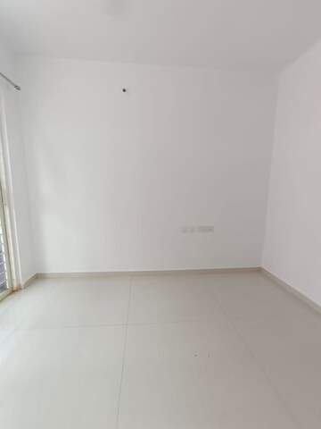 Room in 2 BHK Apartment at Empire Square, Chinchwad – for Rent