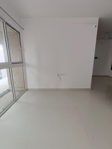 Room in 2 BHK Apartment at Empire Square, Chinchwad – for Rent