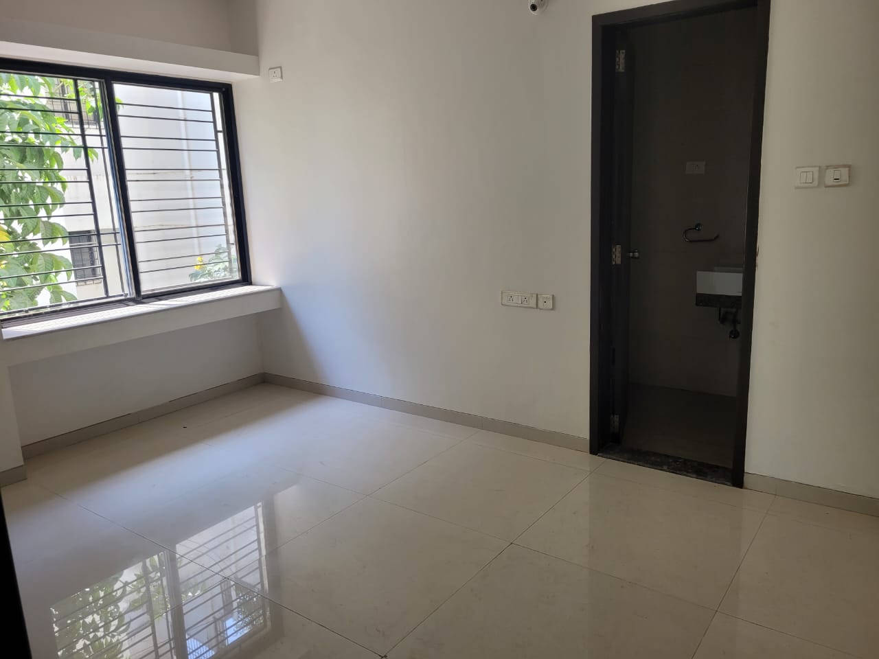 3 BHK + Extra Room 1500 Sq.Ft. Apartment in Galaxy Parijat