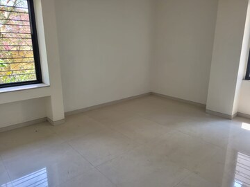 Room in 3 BHK Apartment at Galaxy Parijat, Bhosale Nagar – for Rent
