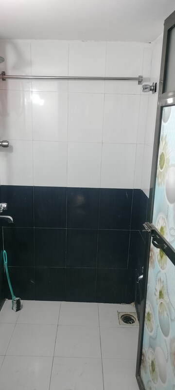 Furnished Amenities in 1 BHK Apartment at Prabhadevi CHS, Prabhadevi – for Rent