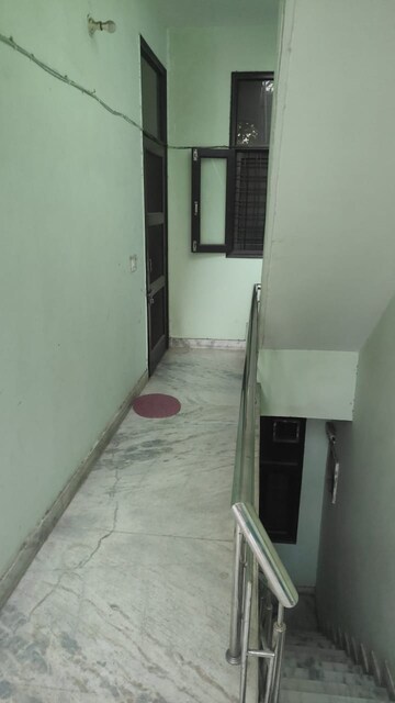Building Lobby in 1.5 BHK Builder Floor at Eros Rosewood City, Sector 49 – for Rent