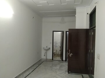 Room in 1.5 BHK Builder Floor at Eros Rosewood City, Sector 49 – for Rent