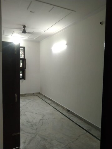 Room in 1.5 BHK Builder Floor at Eros Rosewood City, Sector 49 – for Rent