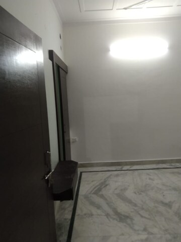 Bathroom in 1.5 BHK Builder Floor at Eros Rosewood City, Sector 49 – for Rent