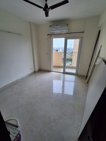 Room in 2 BHK Apartment at Eldeco Acclaim, Sohna Sector 2 – for Rent