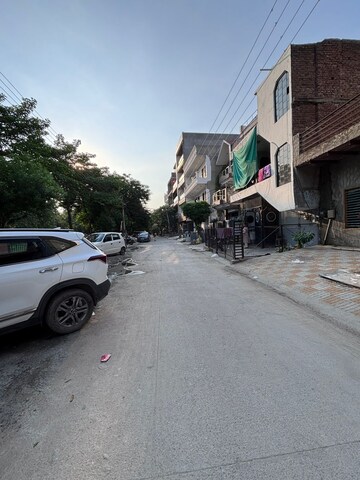 Parking in 3 BHK Builder Floor at New Industrial Township 1 – for Sale