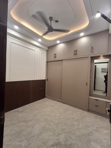 Room in 2 BHK Builder Floor at Abhay Khand 2 – for Rent