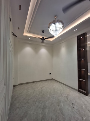 Room in 2 BHK Builder Floor at Abhay Khand 2 – for Rent
