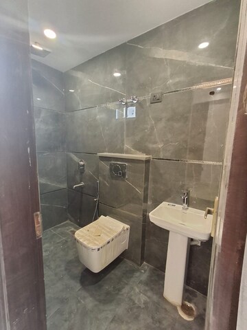 Bathroom in 2 BHK Builder Floor at Abhay Khand 2 – for Rent