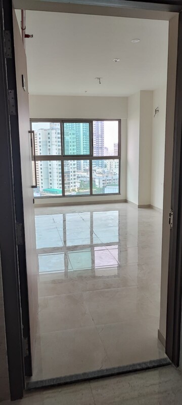 Room in 2 BHK Apartment at Sheth Irene, Malad West – for Rent