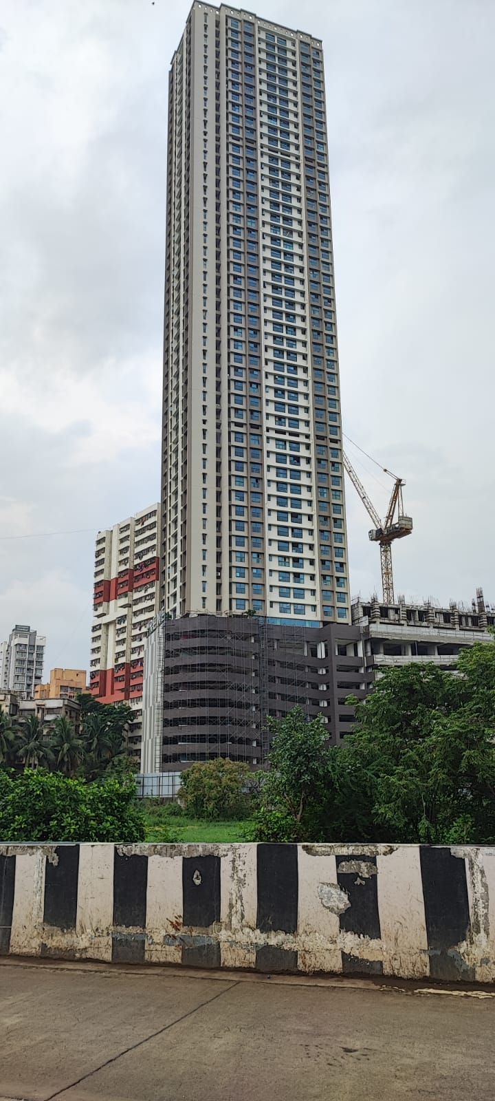 2 BHK Apartment For Rent in Sheth Irene