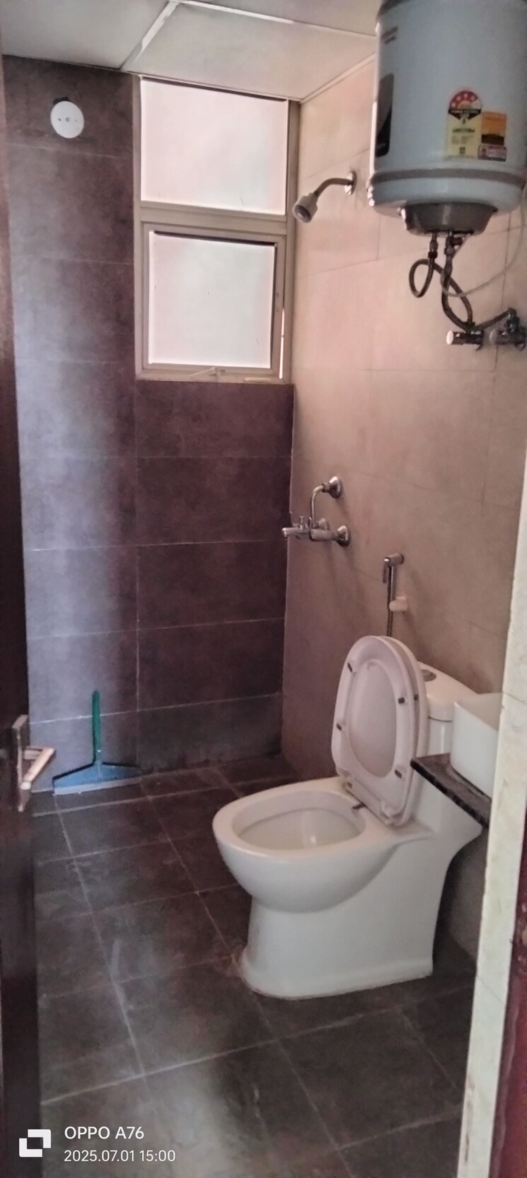 Bathroom, m-r-platinum-321 3 Bedroom 1829 Sq.Ft. Apartment In Raj Nagar Extension Ghaziabad 8904561