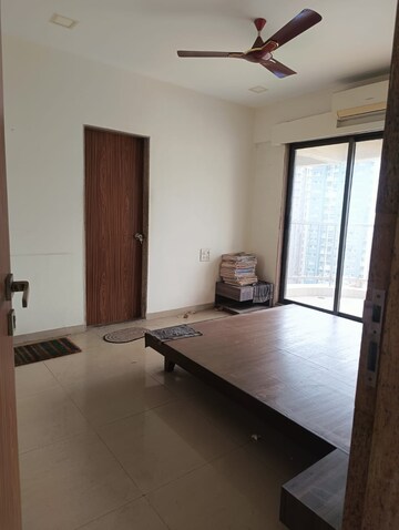 Room in 3 BHK Apartment at Krypton Tower, Prabhadevi – for Rent