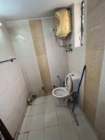 Bathroom in 1 BHK Apartment at Expenable LIG, Sector 13 Dwarka – for Rent