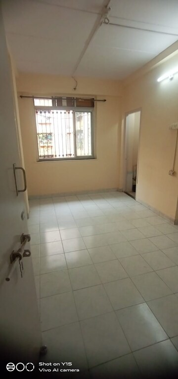 Room in 1 RK Apartment at New Mhada Tower, Malad West – for Rent