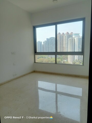 Room in 2 BHK Apartment at Kalpataru Immensa, Kolshet Road – for Sale