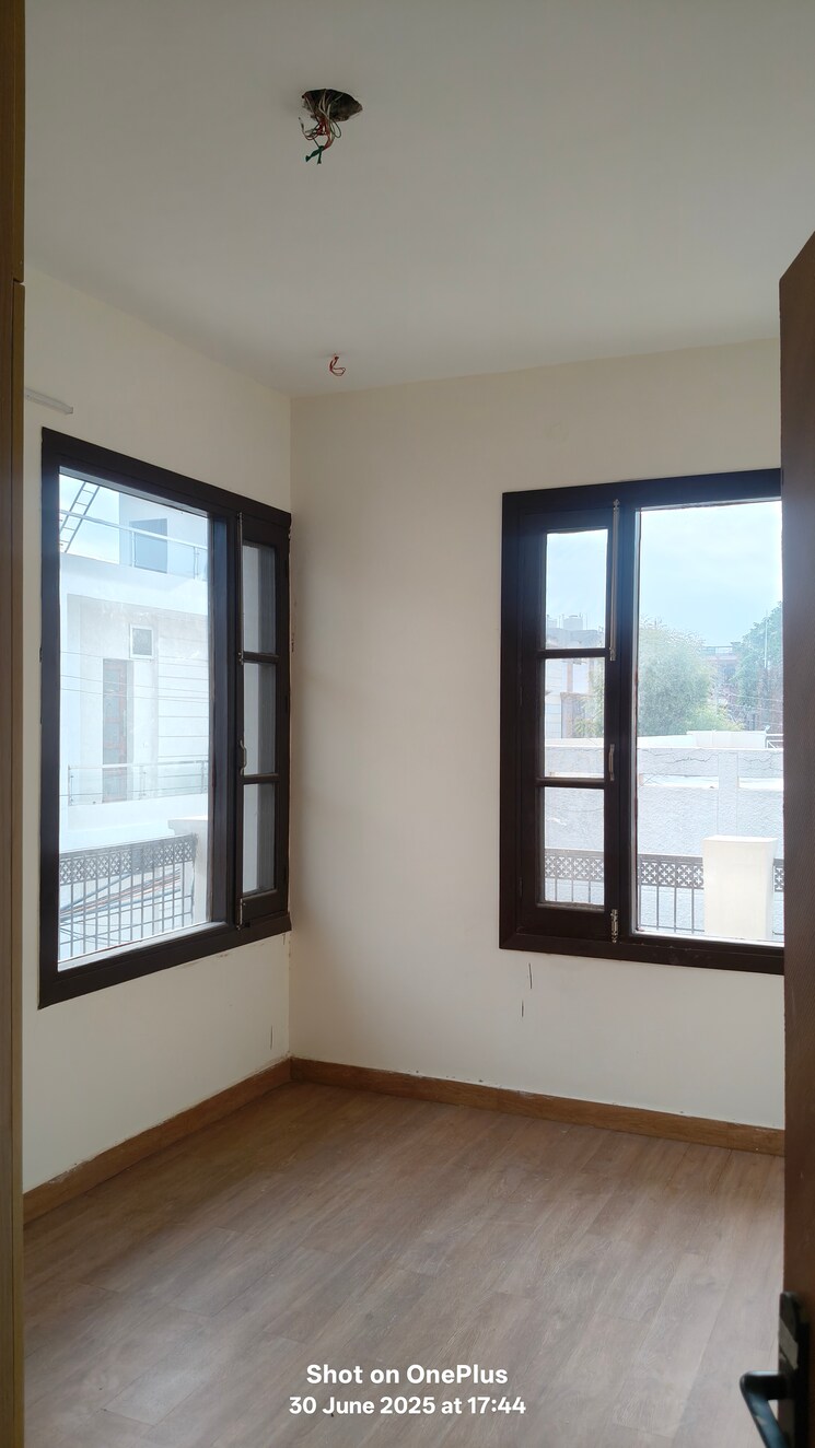 Room, dhakoli 4 Bedroom 135 Sq.Yd. Independent House In Dhakoli Zirakpur 8904654