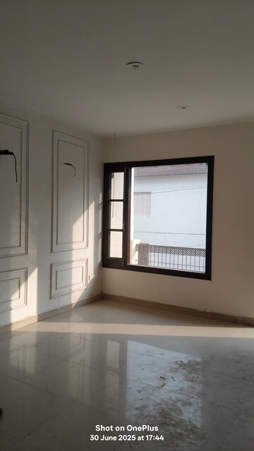 Room in 4 BHK Independent House at Dhakoli – for Sale