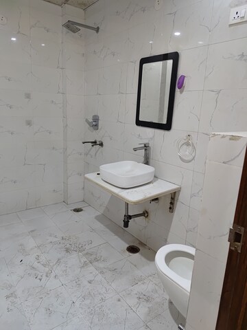 Bathroom in 2 BHK Builder Floor at Eldeco Ananda, Sector 48 – for Rent