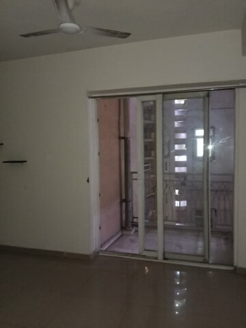 Room in 3 BHK Apartment at JKG Palm Court, Sector 16c Greater Noida – for Rent