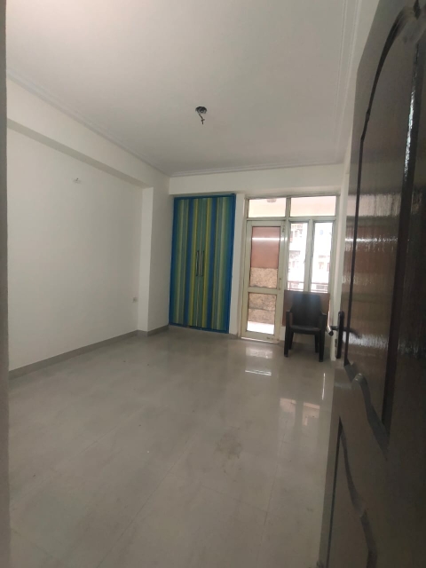 3 BHK + Extra Room Apartment For Rent in Jm Park Sapphire