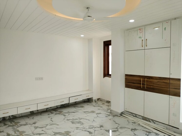 Room, mahavir enclave 4 Bedroom 144 Sq.Yd. Builder Floor In Mahavir Enclave Delhi 8904701