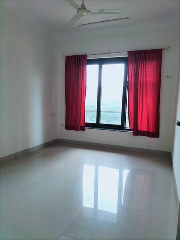Room in 3 BHK Apartment at K Raheja Raheja Residency, Malad East – for Rent