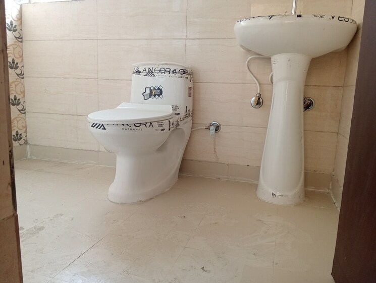 Bathroom, eureka-diya-green-city 2 Bedroom 968 Sq.Ft. Apartment In Raj Nagar Extension Ghaziabad 8904744