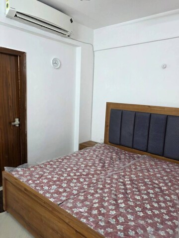Bedroom in 3 BHK Apartment at Gomti Nagar – for Rent