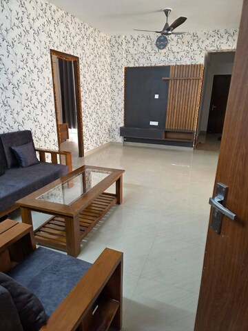 Living Room in 3 BHK Apartment at Gomti Nagar – for Rent