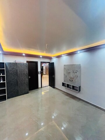 Room in 3 BHK Builder Floor at Gms Road – for Rent