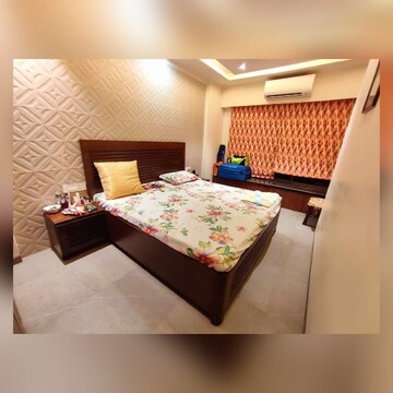 Bedroom in 1 BHK Apartment at Bandra West – for Rent
