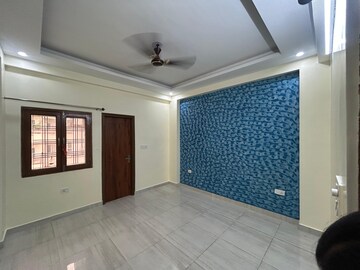 Bedroom in 3 BHK Builder Floor at Gms Road – for Rent