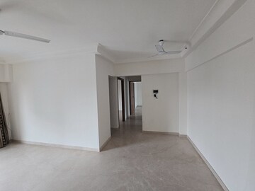 Room in 2 BHK Apartment at Santacruz West – for Rent
