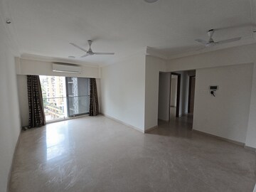 2 BHK Apartment For Rent in Santacruz West