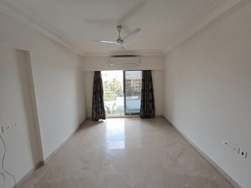 Room in 2 BHK Apartment at Santacruz West – for Rent