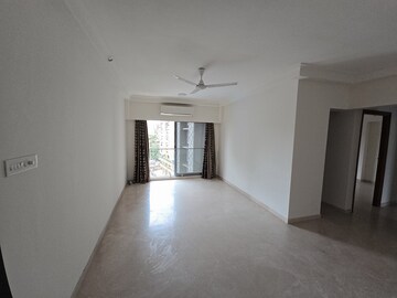 Room in 2 BHK Apartment at Santacruz West – for Rent