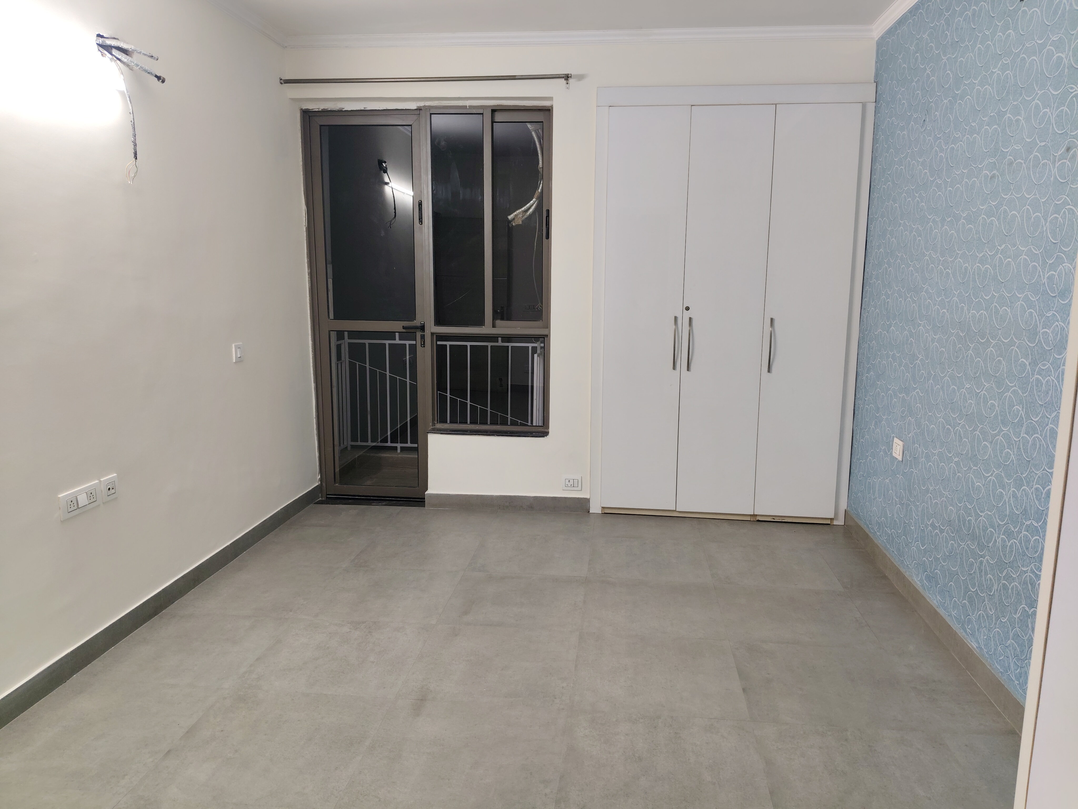 2 BHK Apartment For Rent in Unitech Uniworld Resorts-The Residences