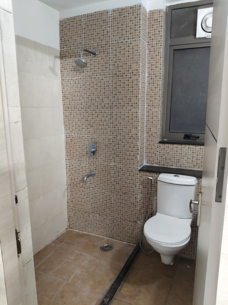 Bathroom, unitech-uniworld-resorts-the-residences 2 Bedroom 1190 Sq.Ft. Apartment In Sector 33 Gurgaon 8904832