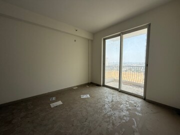 Room in 3 BHK Apartment at DLF Westend Heights New Town, Akshayanagar – for Sale