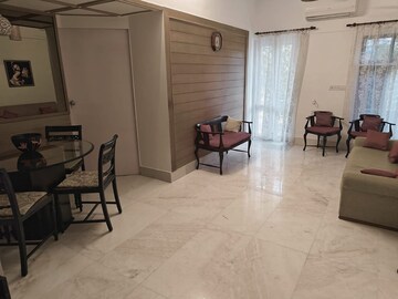 Room in 2 BHK Apartment at Bandra West – for Rent
