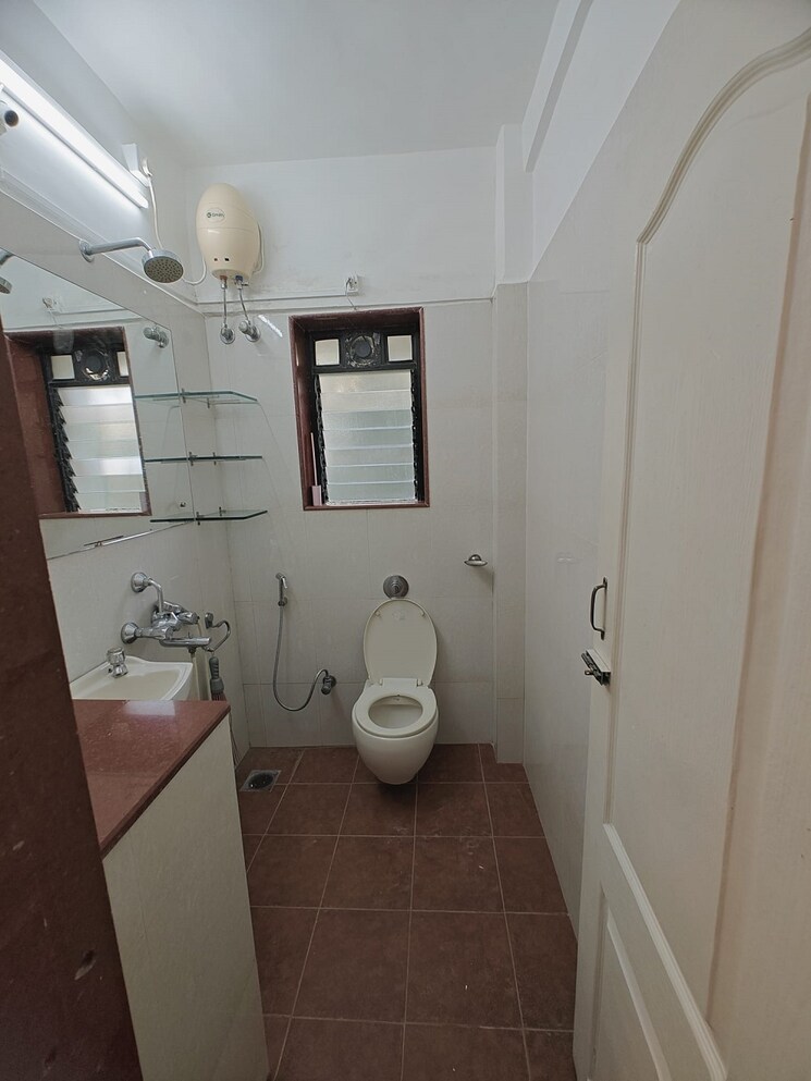 Bathroom, bandra west 2 Bedroom 750 Sq.Ft. Apartment In Bandra West Mumbai 8904848